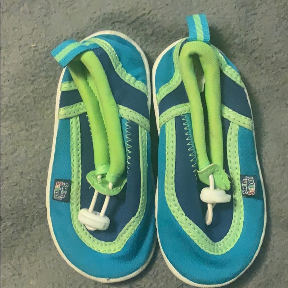 Little kids swim shoes